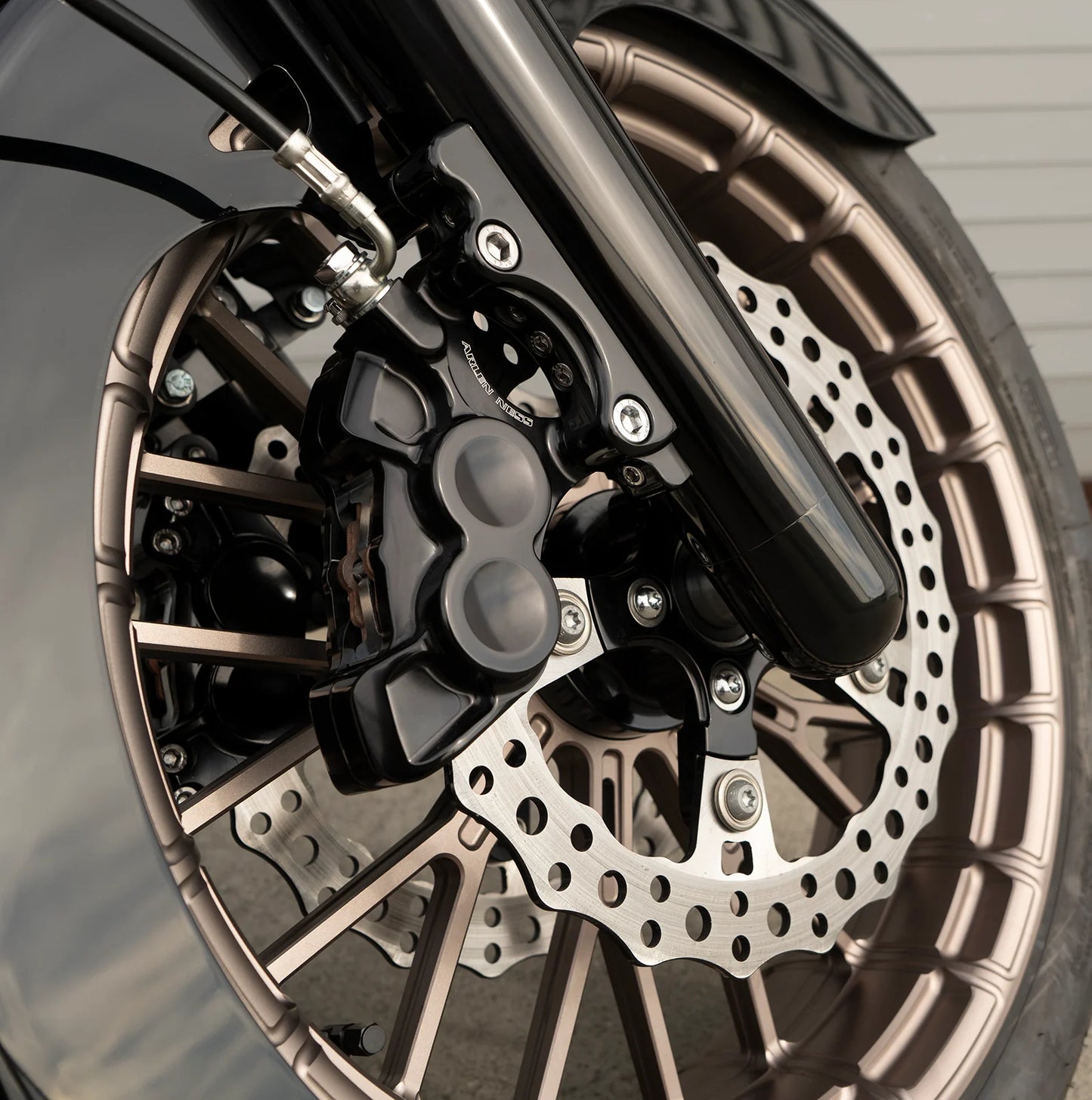 4-Piston Brake Calipers, 11.8"